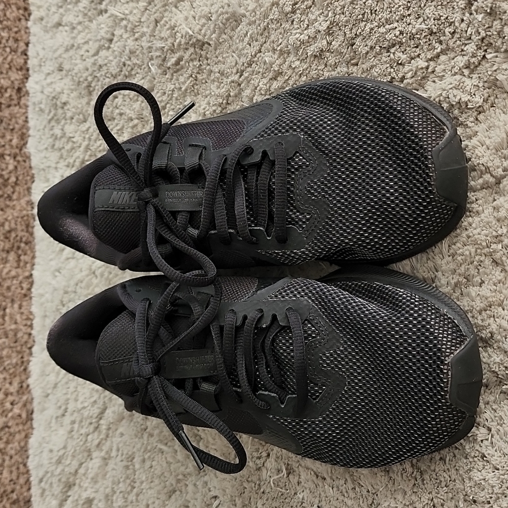 Nike tennis shoes